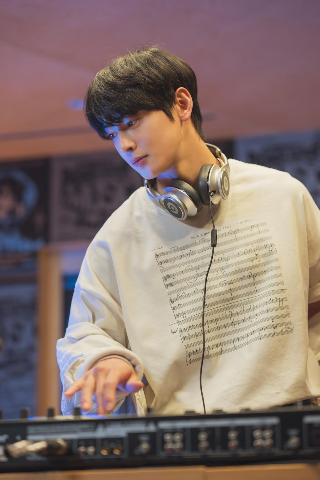 Cha Eun Woo trong Anh Trai Say Xe