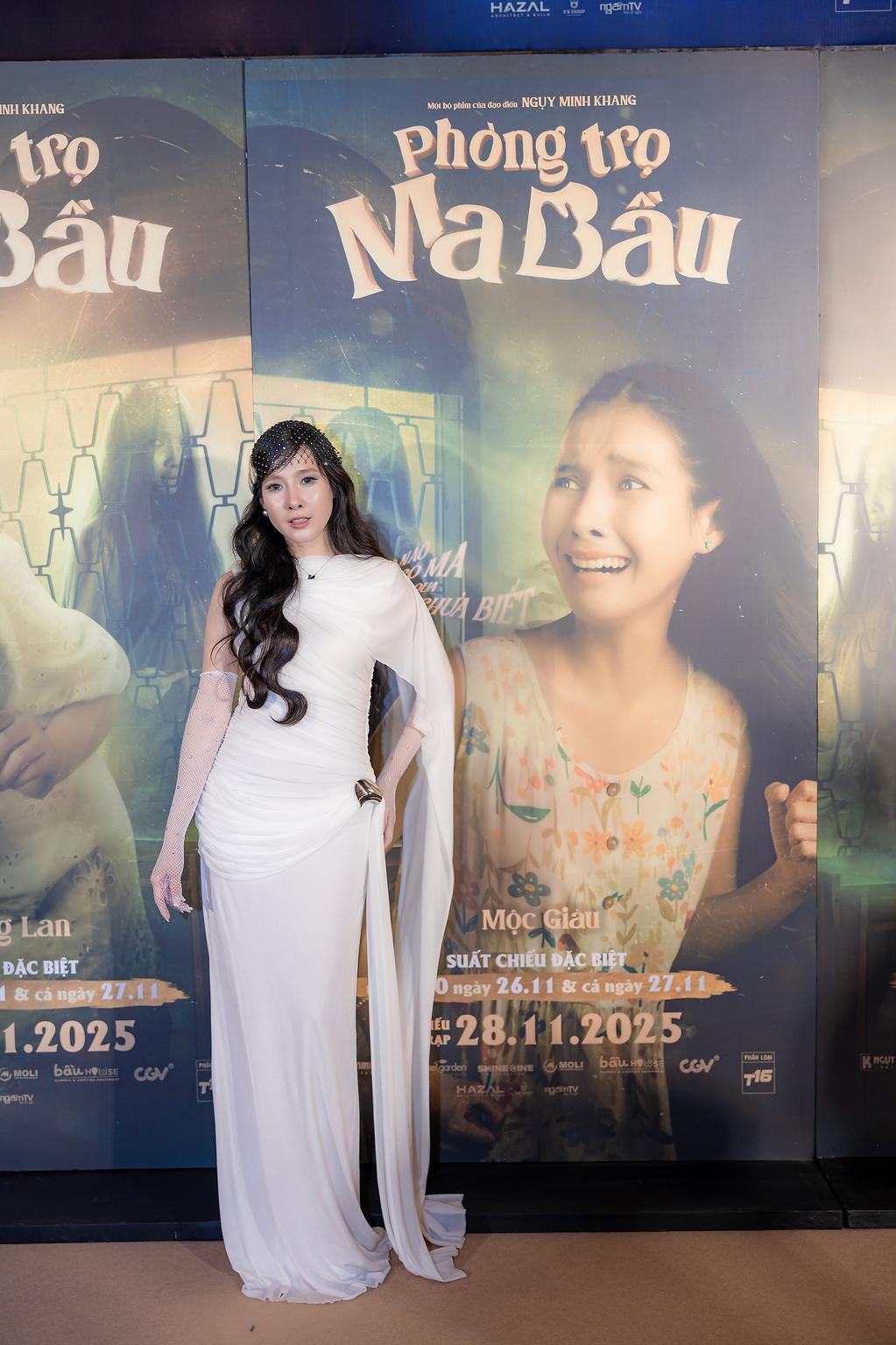 Thảm đỏ Phòng Trọ Ma Bầu