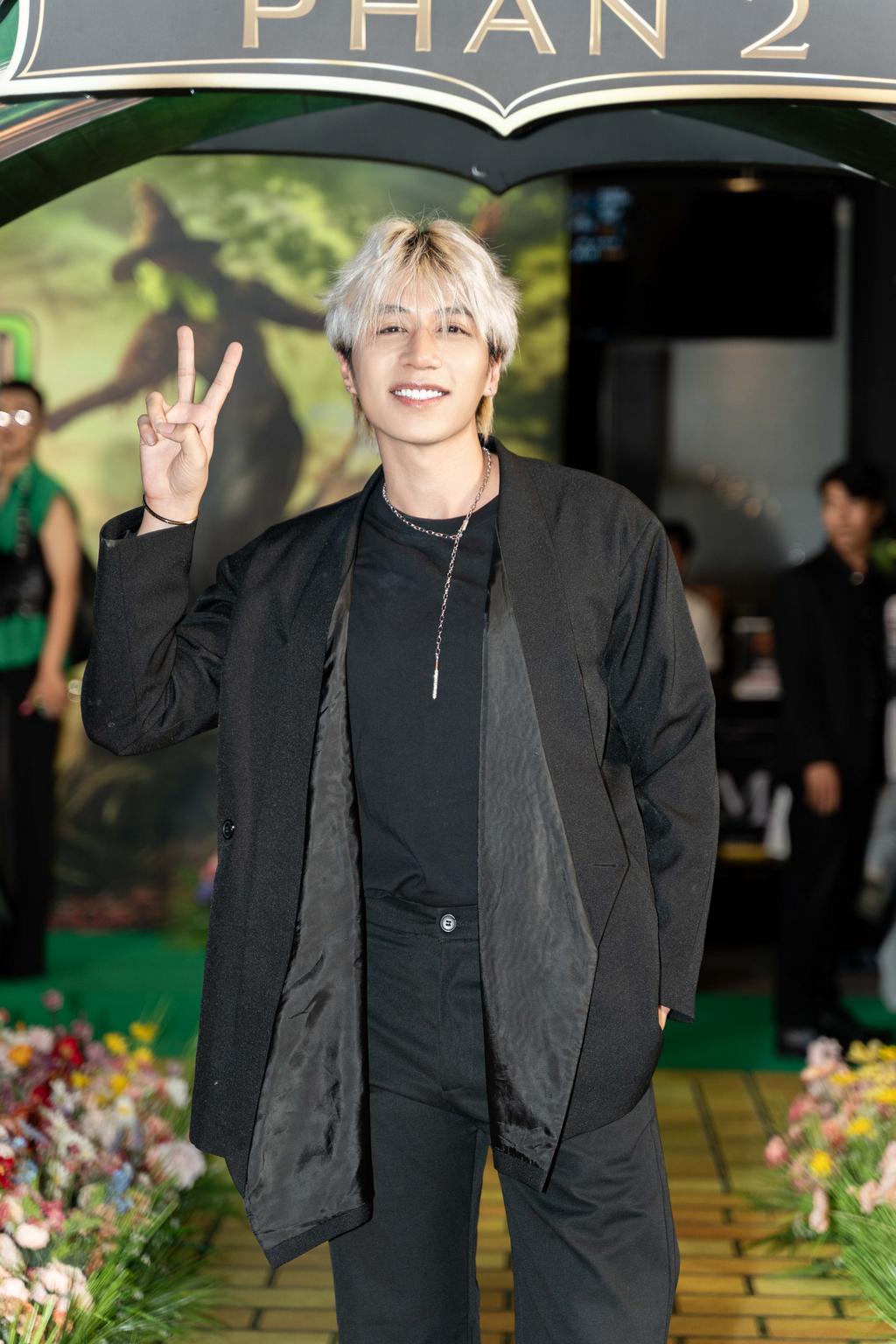 Ca sĩ Thể Thiên tại sự kiện họp báo Wicked: Phần 2