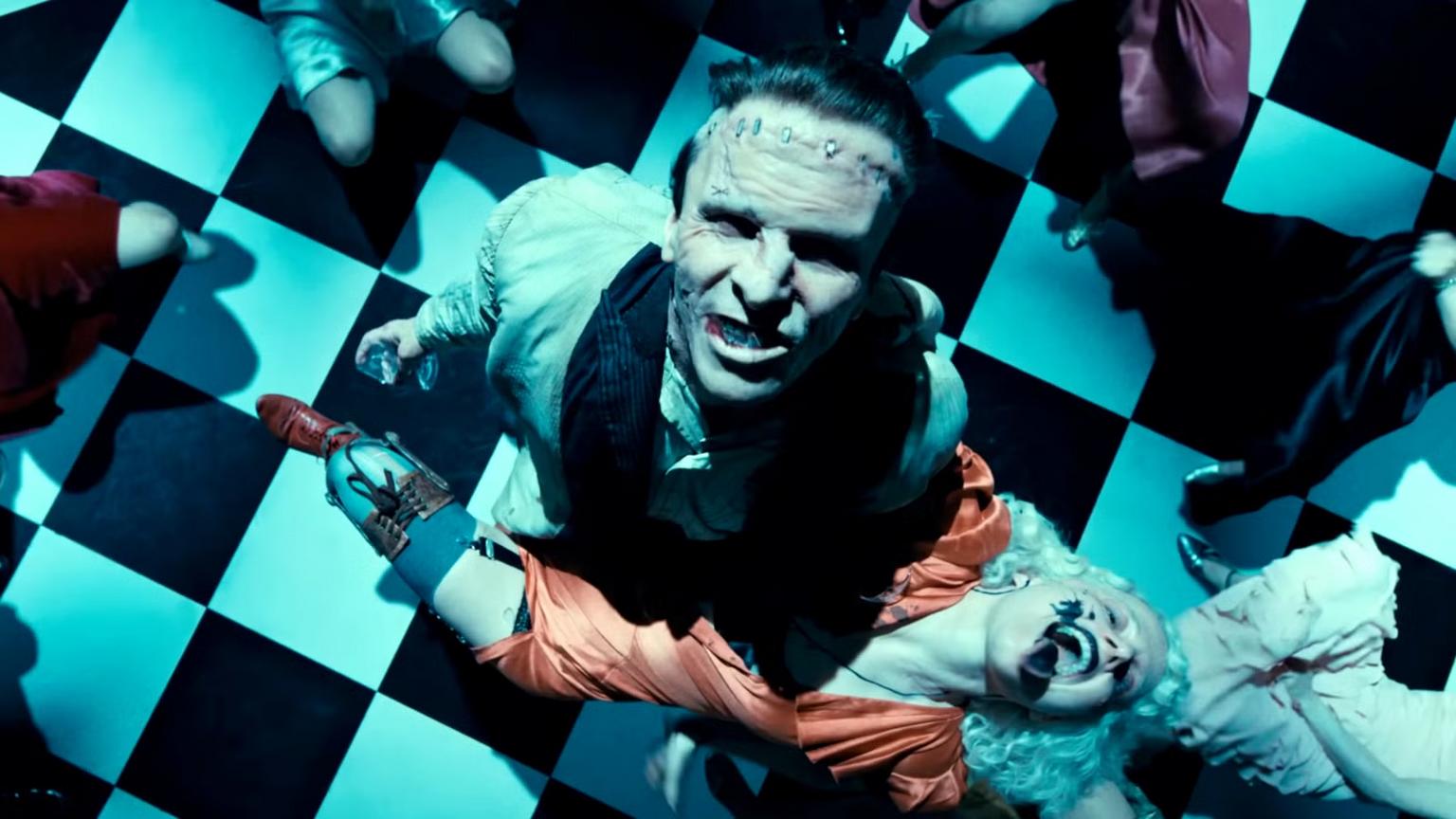 Christian Bale hóa trang Frankenstein