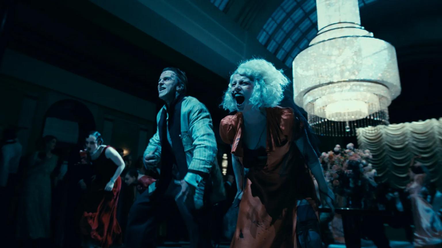 Cô dâu! Christian Bale và Jessie Buckley